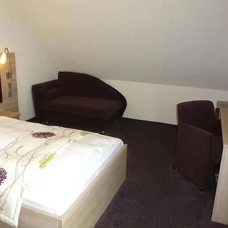 מלון Gaestehaus Roessle