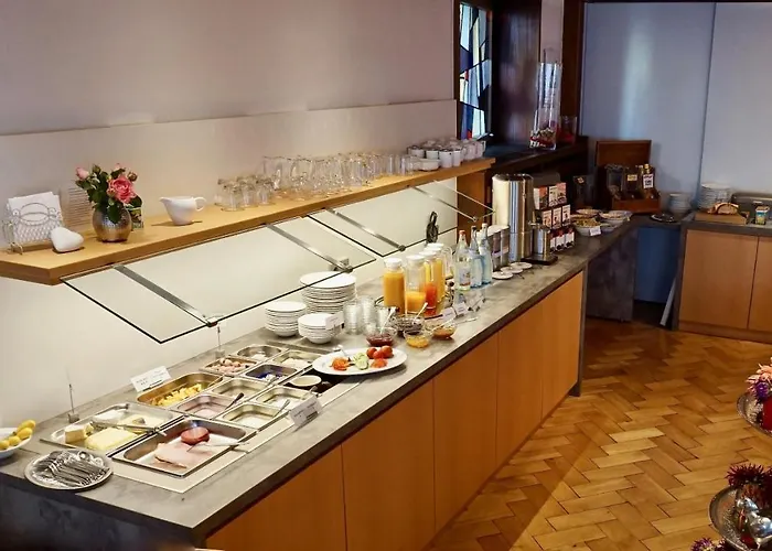 Gaestehaus Roessle Hotel *